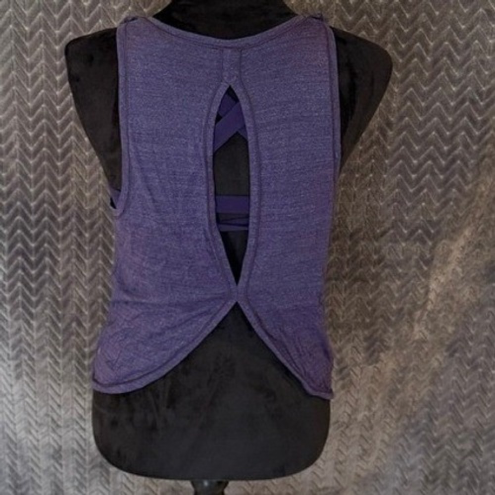 Lululemon‎ Twist & Reach Tank in Heathered Aeon Size 6 - Picture 5 of 8
